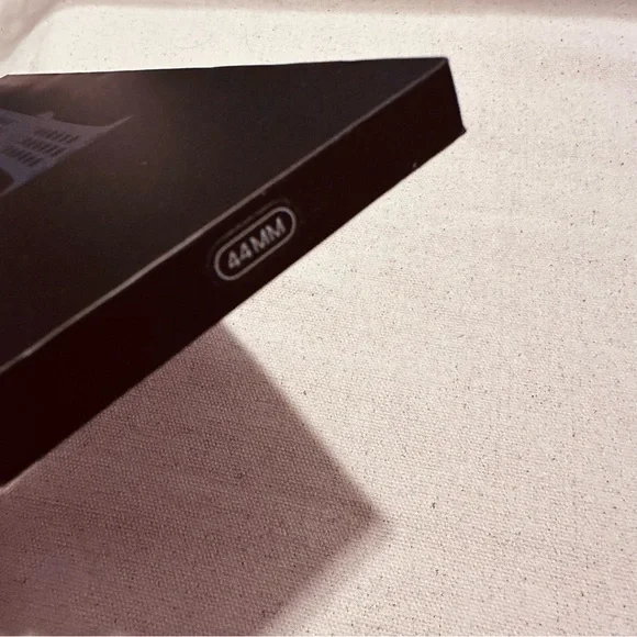 Apple | Accessory | Apple Nike Watch Band | 44M - Picture 5 of 8